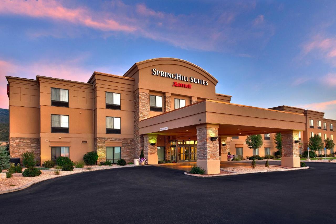 Springhill Suites By Marriott Cedar Stadt Exterior foto