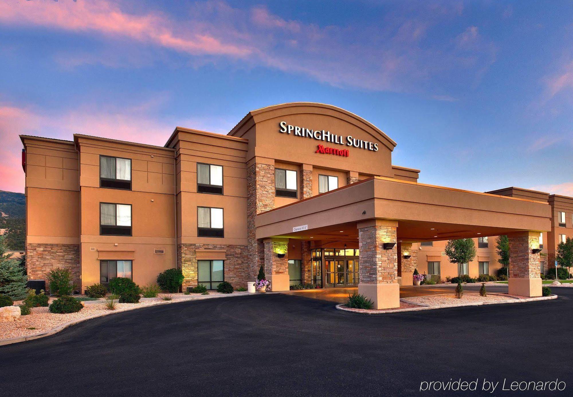 Springhill Suites By Marriott Cedar Stadt Exterior foto